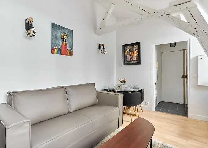 Charming 1 Bedroom Flat Coeur Du Marais By Studio Prestige