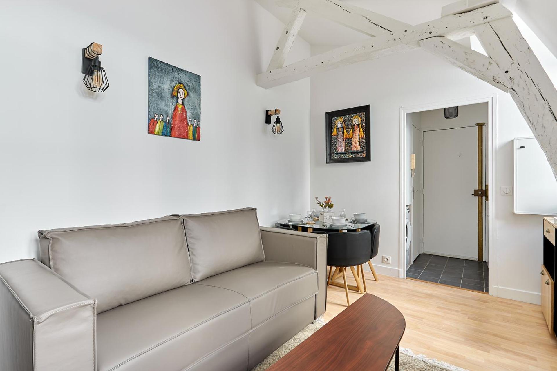 Charming 1 Bedroom Flat Coeur Du Marais By Prestige * Parijs